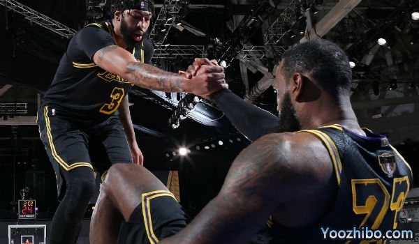 <a href=/lanqiubisa/lakers/ target=_blank class=infotextkey>湖人</a>再胜<a href=/lanqiubisa/heat/ target=_blank class=infotextkey>热火</a>大比分2-0领先